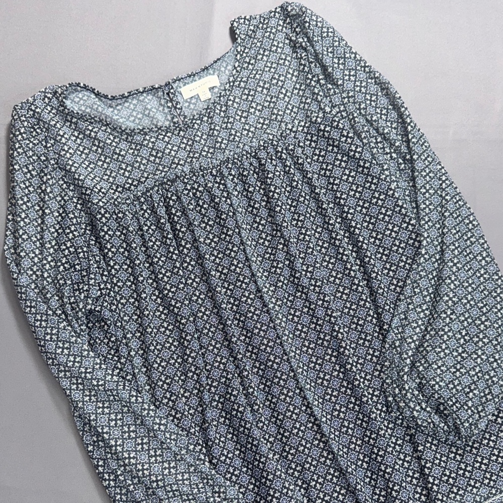 Max Studio Navy and White Geometric‎ Blouse Size 1X